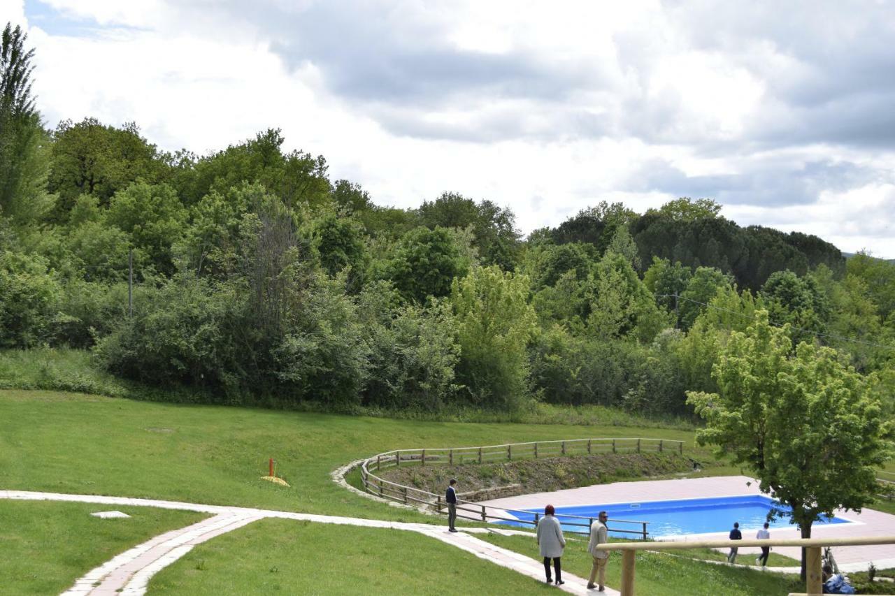 Gh Borgo Pulciano Agriturismo 몬토네 외부 사진